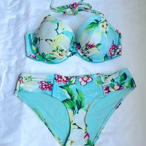 NWT aerie Bikini (Top is 36D) (Bottom is Medium)